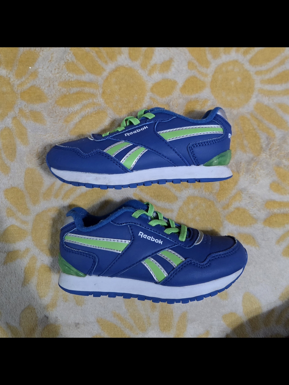 Reebok Kids' Toddler Blue and Green Athletic Shoes Size 10 Boys Or Girls - Used